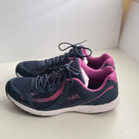 EUC Rykä Dash 3 Walking Shoes in Size 10.5M - Picture 4 of 9